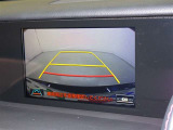 バックモニターも装備しております。バックギアに入れるとナビ画面に車の後方が映し出されます。これで後方確認も安心!
