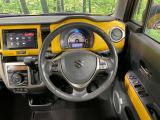 【純正革巻きステアリング】上質な革を使用することで、手にしっかり馴染みとても運転しやすいハンドルです♪