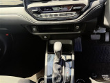 オートエアコン装着車で車内はいつも快適です。