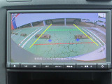 バックカメラ付きですので、車庫入れも安心して出来ます。