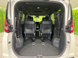 普段のお買い物や通勤、送迎等に十分な荷室スペースを確保しております。セカンドシートを倒すと、大きな荷物の積載も可能です♪