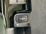 運転席/助手席シートヒーターで寒い日もすぐに温かくなり快適に過ごせます。2段階の温度調整が可能です