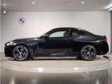 【拘りのFR】BMWが多く採用するFR車。ダイレクトでスポーティな加速感・シャープなハンドリングを実現。縦置きエンジンレイアウトにより、フラットで上質な乗り味です。