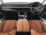 Audiのインテリアはエクステリア同様、優れたデザイン性とクオリティ、そして機能性を兼ね備えております。