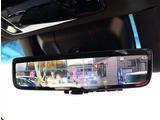 【車屋】として、長く車業界に従事した経験豊富なスタッフが多数在籍しております。