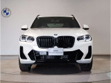 【キドニーグリル】BMWは約90年もの間、ほぼ全ての車両にひと目でBMWだと分かるこの特徴的なフロントグリルが備えられ、デザイン・アイコンとして親しまれてきました。
