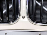 ☆BMWの代名詞とも言える【キドニーグリル】一目見ただけでBMW車であると認識できる確固たるアイコンとして存在感を放ちます☆