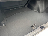 積み下ろしのしやすいデッキにはたっぷりと荷物を積み込んでいただけます。遊びから仕事まで、様々なシーンで頼れます♪