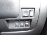 運転席下部操作スイッチPW開閉調整などの操作が出来ます。