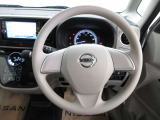 運転が楽しくなる明るく開放的な運転席まわりです。