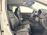 長時間運転しても疲れにくいフロントシート!