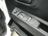 電動格納ミラーでよりコンパクトに!狭い駐車場でも安心です。