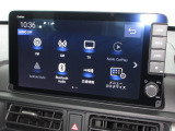 ナビゲーションはギャザズ9インチメモリーナビ(LXM-242ZFNi)が装着されております。AM、FM、フルセグTV、Bluetoothがご使用いただけます。