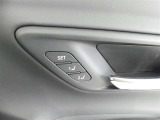 運転席のシートポジションを記憶・再現できるメモリー機能を搭載しています。
