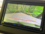 【バックカメラ】駐車時に後方がリアルタイム映像で確認できます。大型商業施設や立体駐車場での駐車時や、夜間のバック時に大活躍!運転スキルに関わらず、今や必須となった装備のひとつです!