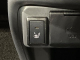 【シートヒーター】寒い日に重宝するシートヒーター!エアコンより早く温まってくれるので寒がりの人も安心ですね♪エアコンの温風は乾燥するから苦手、という方にもをおすすめです。