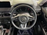 【純正革巻きステアリング】上質な革を使用することで、手にしっかり馴染みとても運転しやすいハンドルです♪