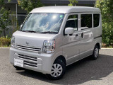 ご購入いただきましたお車は弊社整備工場にて、納車前点検整備として法定12ヶ月点検(車検整備付き販売車は車検整備)を実施。エンジンオイル・エレメント交換を行い※、ご納車いたします(※除く電気自動車)。