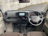 クリッパーバンの運転席周りの画像です。
