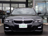BMW在庫保有台数常時100台以上!ご来店の際はBMW本店(厚木市下荻野140-1)にご来店ください!弊社自慢の全天候型ショールーム!BMW在庫保有台数常時100台以上ございます!