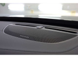 【harman kardon】ハーマンカードンのHi-Fiスペシャリストと共に、モデル別に開発・設計された専用チューニングが臨場感溢れる音響空間を実現しています。