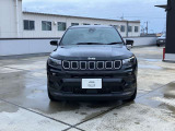 「どこにでも行ける。何でもできる。」Jeepに息づく自由の精神はその素晴らしい性能で、Jeepだから辿り着ける未知なる世界へ誘い心と身体を開放します。