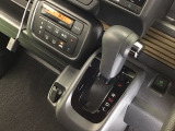 発進時から滑らかに加速する無段階変速のCVTはストップ&ゴーの多い街の中も快適です