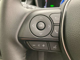 運転中、オーディオの操作をしてて、ハッとしたことはありませんか?ステアリングスイッチは、運転中でもハンドルでオーディオの操作が可能です。安全なドライブをサポートします。