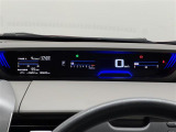 【メーターまわり】ドライバーから見やすい位置にあって安全運転に寄与します。マルチインフォメーションディスプレイでは、クルマに関する情報の確認はもちろん、各種安全機能・装備のON/OFFも設定可能。