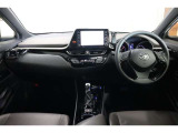 スッキリした運転席まわりで、快適ドライブが楽しめます!