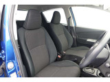 しっかりとしていて上質な座り心地のシートです。 座り心地も良くて長時間の運転も快適ですよ。 肌触りの良いシートが評判です。