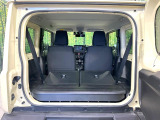 普段のお買い物や通勤、送迎等に十分な荷室スペースを確保しております。セカンドシートを倒すと、大きな荷物の積載も可能です♪