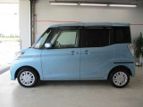 排気量は660ccの軽自動車。※こちら側はパワースライドドアです。