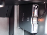 ■【ETC車載器】が装備されています。セットアップをしてお渡しとなり、ETCカードを差し込むだけで高速道路の利用が可能です。