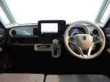 見通しのよいすっきりとした視界で、誰でも運転しやすいです。運転のしやすさは疲れにくさにも繋がりますよ♪
