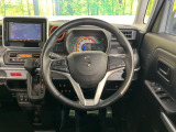 【純正革巻きステアリング】上質な革を使用することで、手にしっかり馴染みとても運転しやすいハンドルです♪