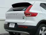 ◆バック/万が一を考え、安全性を重視する方に選ばれているVOLVO車。ドアを開閉するとその重み・厚みに驚くはず