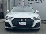 【SラインPKG】シングルフレームグリルはAudiの象徴的なデザイン要素であり、一目でAudiとわかるスタイル、大きくて迫力のある形状が車のスポーティな印象を強調しており、魅力的なデザインとなっています。