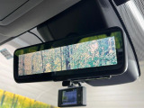 【デジタルインナーミラー】後席の大きな荷物や同乗者で後方が確認しづらい時でも安心!カメラが撮影した車両後方の映像をルームミラー内に表示。クリアな視界で状況の確認が可能です!