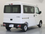 大きく開くバックドアは荷物の積み下ろしが楽です。