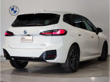 BMWのお車は、“駆け抜ける歓び”を体現しております。走行の安定性とコーナリングの良さを追求し、思い通りにハンドルの操作可能です。