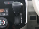 CVT(無段階変速)による滑らかな加速は振動も少なく燃費にも貢献!!