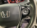 ハンドルにクルーズコントロールの操作スイッチが装備されています!。ハンドルから手を離さず安全に操作できます。
