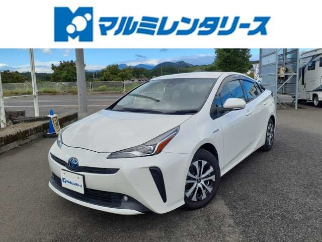 プリウス1.8 A プレミアム E-Four 4WD