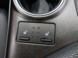 運転席・助手席は共にシートヒーター付なので、寒い日の朝の通勤も快適です♪
