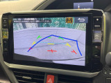 【バックカメラ】駐車時に後方がリアルタイム映像で確認できます。大型商業施設や立体駐車場での駐車時や、夜間のバック時に大活躍!運転スキルに関わらず、今や必須となった装備のひとつです!