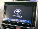 【大画面ナビ】人気の大型9インチナビを装備。存在感のある大画面はインパクト大!ナビ利用時のマップ表示は見やすく、テレビやDVDは臨場感がアップ!いつものドライブがグッと楽しくなります♪