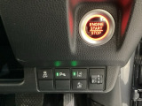 ハンドルの右側にはヘットライトリベライザーとHondaセンシング用のメインスイッチがついています。ヘッドライトリベライザーは道路状況や積荷の加重に応じてライトの高さを調節できます。