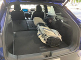 ☆リヤシートは別々に倒すことができるので、荷物の大きさや形状に合わせてラゲージルームをアレンジできます♪