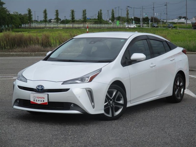 プリウス1.8 A プレミアム ツーリングセレクション E-Four 4WD